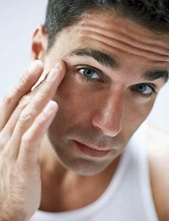 男士面部皱纹警惕疾病 抬头纹增大患抑郁可能